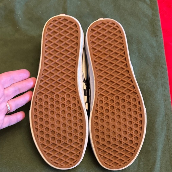 Checkered Slip-On vans Shoes - Picture 3 of 5